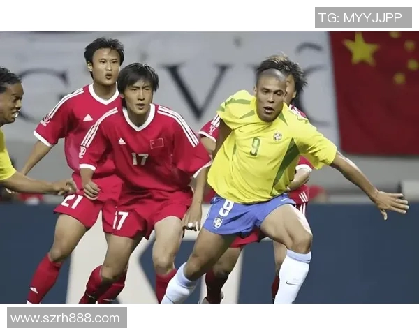 足球明星队出场时刻的气势与荣耀展现全景图