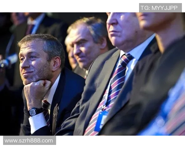 普京与足球明星亲密互动视频引发全球关注与热议